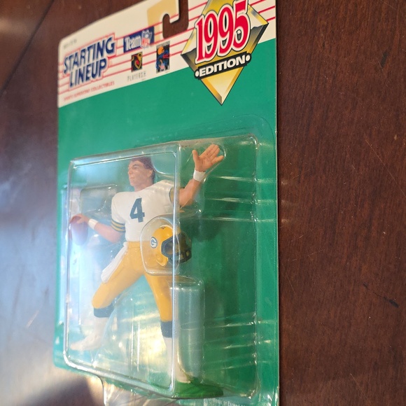 Starting Lineup 1995 Edition Brett Favre Action Figure - Picture 3 of 7